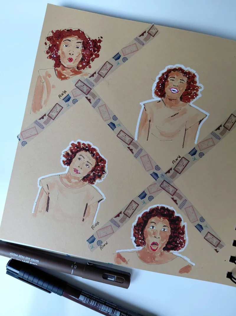 Quatre portraits expressifs d'une même femme aux cheveux bouclés, à l'encre, reliés par des bandes de papier.
